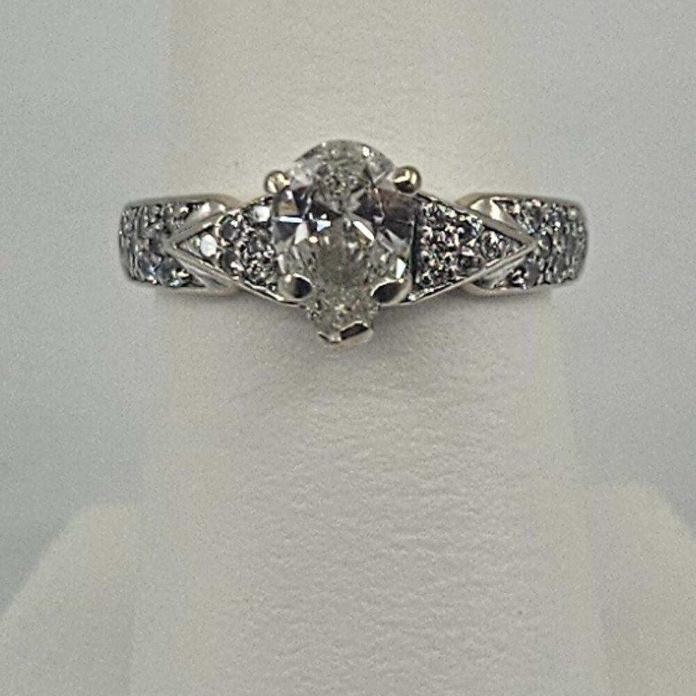 14 karat diamond engagement ring